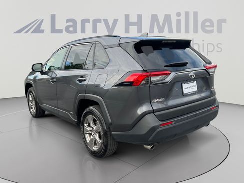 Used 2025 Toyota RAV4 LE AWD/4WD image 3