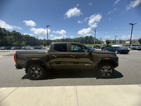 Used 2025 GMC Canyon AT4 AWD/4WD image 31