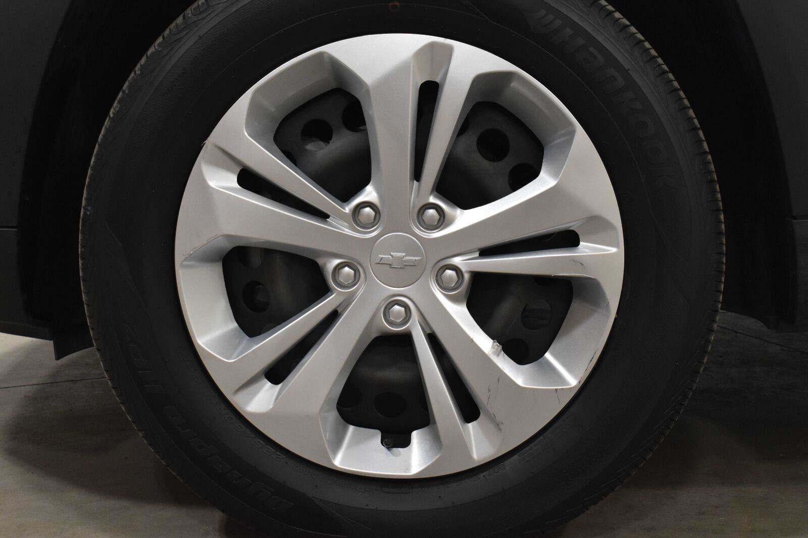Used 2024 Chevrolet Trax LS FWD image 30