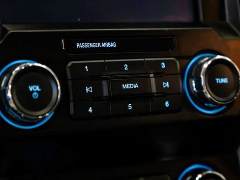 Used 2020 Ford F250 Lariat w/ Chrome Package image 25