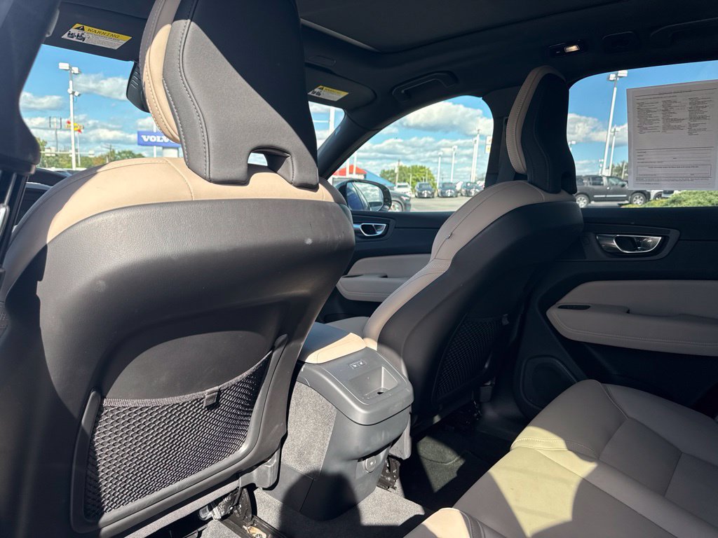 Used 2026 Volvo XC60 B5 Plus AWD/4WD image 22