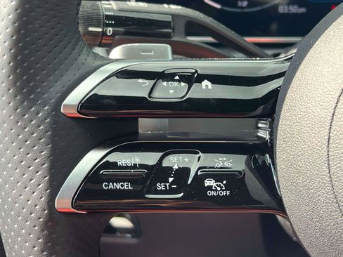 Used 2025 Mercedes-Benz C 300 4MATIC Sedan image 18