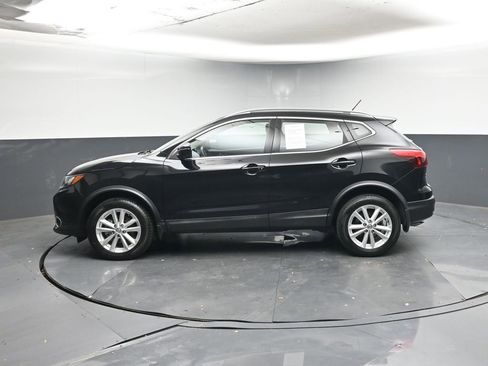 Used 2018 Nissan Rogue Sport SV w/ SV Technology Package image 2