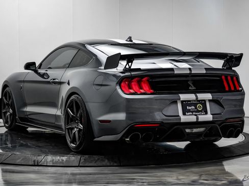 Used 2021 Ford Mustang Shelby GT500 w/ Carbon Fiber Track Pack RWD image 13