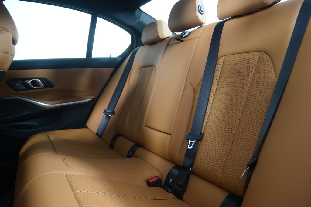 Used 2026 BMW M340i w/ Premium Package RWD image 16