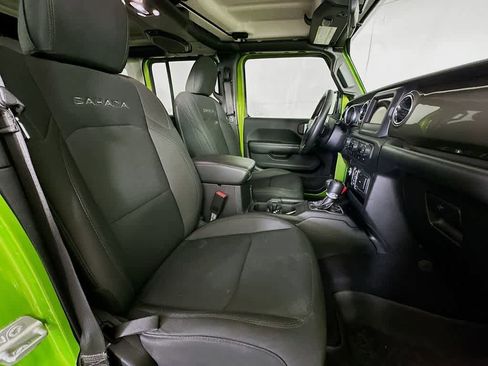Used 2019 Jeep Wrangler Unlimited Sahara w/ LED Lighting Group image 15