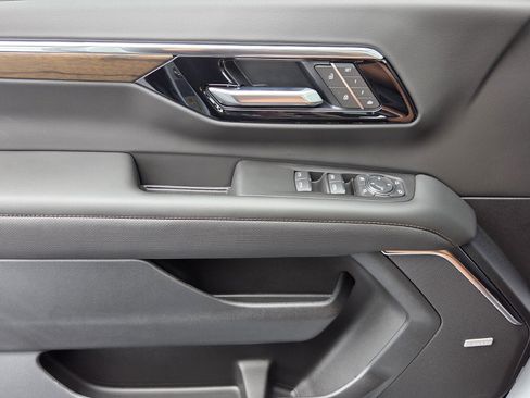 New 2026 Chevrolet Tahoe High Country AWD/4WD image 14