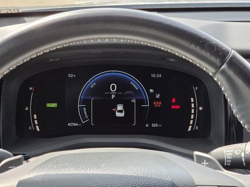Used 2025 Toyota Camry SE FWD image 16