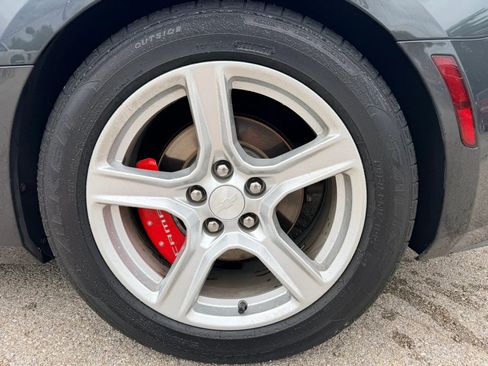Used 2018 Chevrolet Camaro LT RWD image 10