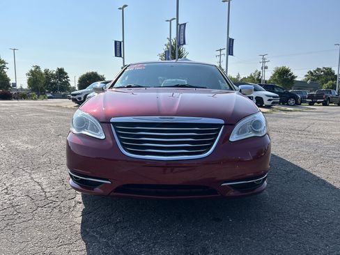 Used 2013 Chrysler 200 Limited FWD image 8