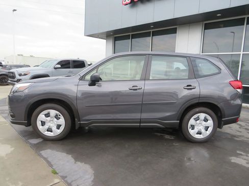 Used 2022 Subaru Forester image 4