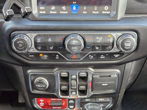 Used 2022 Jeep Wrangler Unlimited Rubicon AWD/4WD image 19