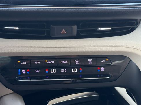 Used 2022 Buick Envision Avenir w/ Technology Package II image 23