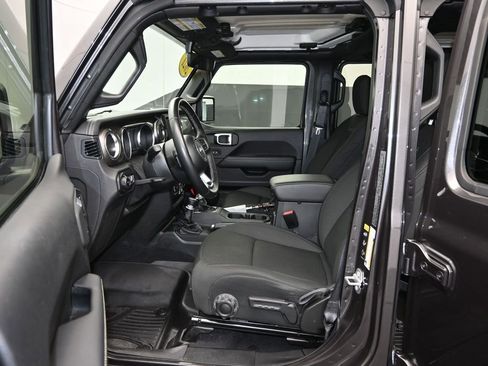 Used 2021 Jeep Wrangler Unlimited Sahara image 12