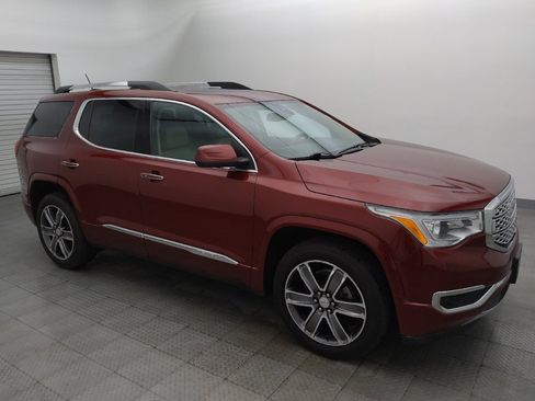 Used 2017 GMC Acadia Denali w/ Technology Package FWD image 11