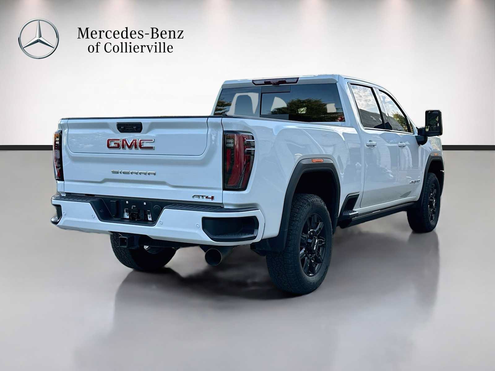 Used 2025 GMC Sierra 2500 AT4 w/ AT4 Premium Plus Package AWD/4WD image 5