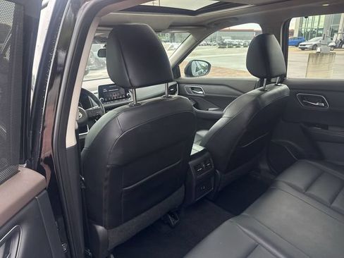 Used 2021 Nissan Rogue SV w/ Premium Package FWD image 17