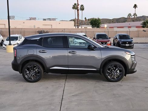 New 2026 Nissan Kicks SR AWD/4WD image 5