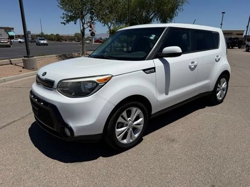 Used 2016 Kia Soul + FWD image 1