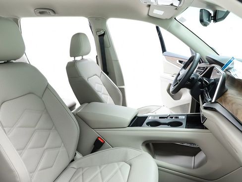 New 2026 Volkswagen Atlas SE image 35