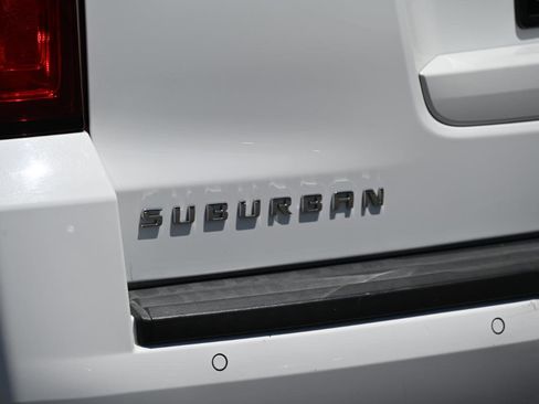 Used 2019 Chevrolet Suburban LT AWD/4WD image 13