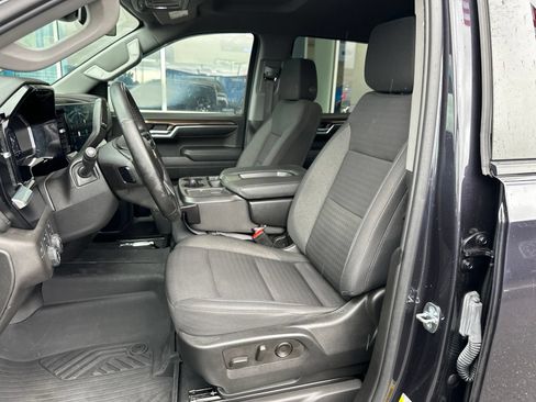 Used 2023 Chevrolet Silverado 1500 LT AWD/4WD image 19