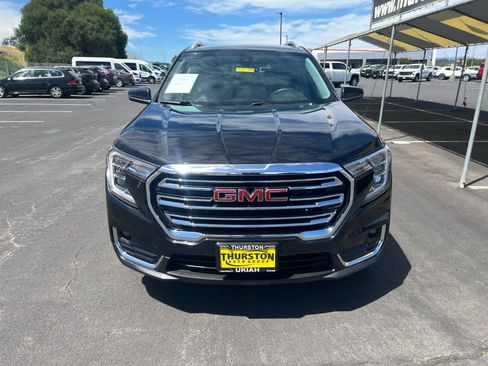 Used 2024 GMC Terrain SLT AWD/4WD image 4