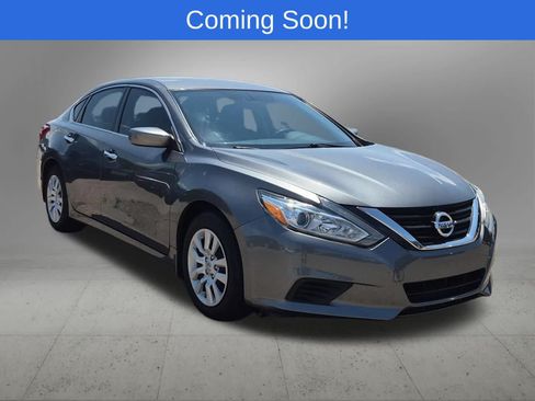 Used 2017 Nissan Altima 2.5 S w/ Power Driver Seat Package FWD image 8