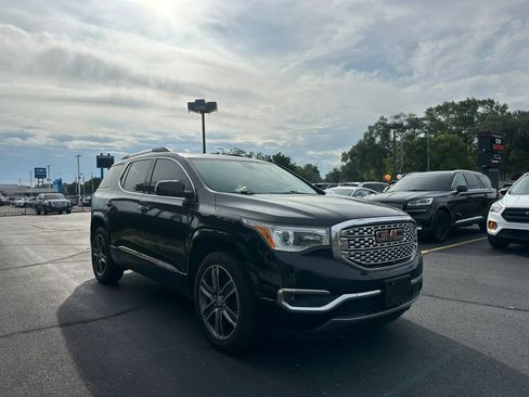 Used 2019 GMC Acadia Denali w/ Technology Package FWD image 3