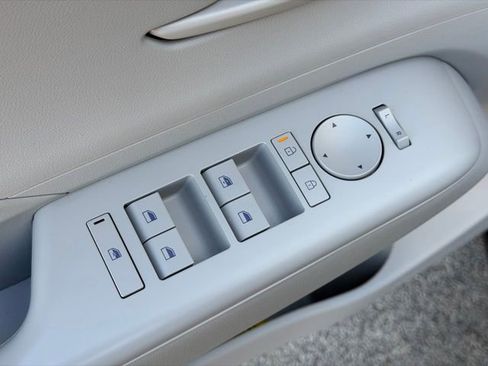 Certified 2024 Hyundai Kona SEL image 21