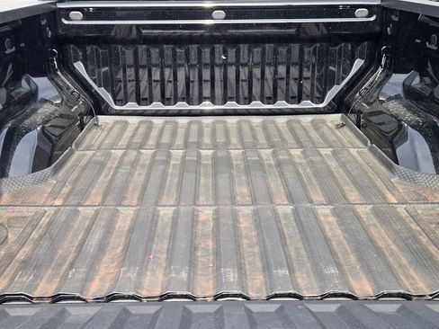Used 2026 Chevrolet Colorado W/T w/ WT Custom Package RWD image 21