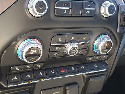 Used 2019 GMC Sierra 1500 AT4 w/ AT4 Premium Package image 22