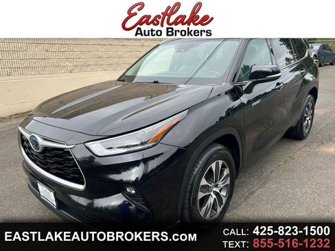 Used 2021 Toyota Highlander XLE FWD image 1