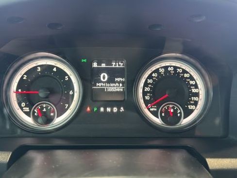 Used 2016 RAM 1500 Classic SLT AWD/4WD image 11