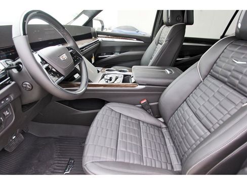 New 2026 Cadillac Escalade ESV Platinum Sport w/ LPO, ONYX Package AWD/4WD image 6