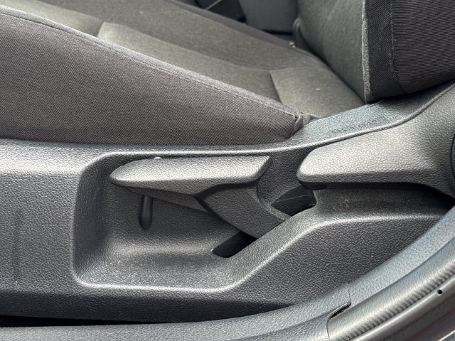 Used 2025 Toyota Camry LE FWD image 28