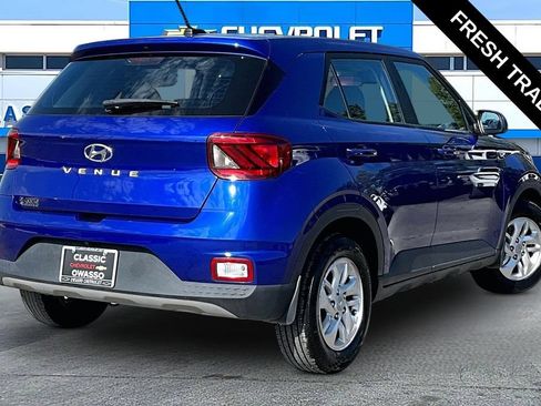 Used 2023 Hyundai Venue SE FWD image 19
