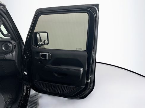 Used 2023 Jeep Wrangler Sahara w/ Cold Weather Group image 31