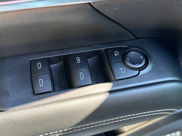Used 2025 GMC Terrain Elevation AWD/4WD image 25
