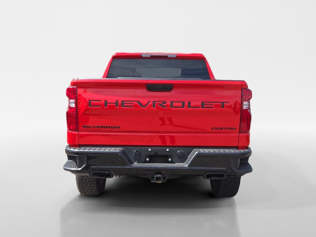 Used 2025 Chevrolet Silverado 1500 Custom Trail Boss w/ Dark Appearance Package AWD/4WD image 5