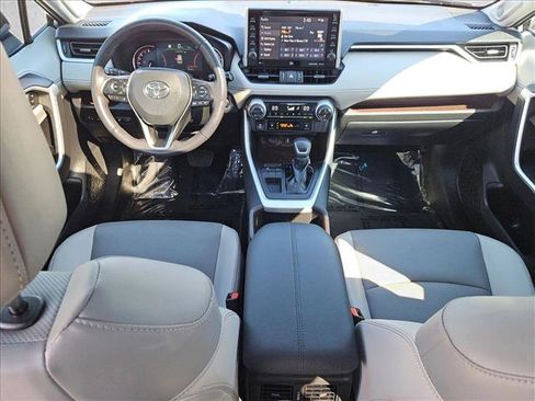 Used 2022 Toyota RAV4 Limited image 18