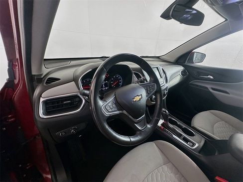 Used 2018 Chevrolet Equinox LT image 9