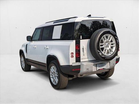New 2025 Land Rover Defender 110 S image 9