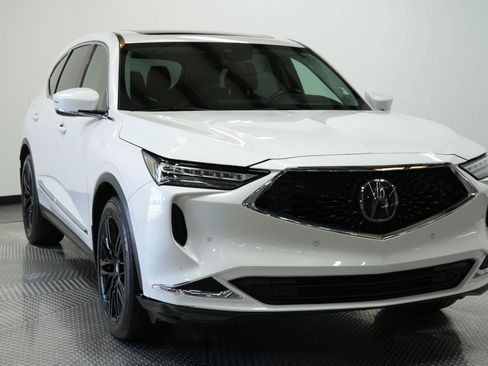 Used 2023 Acura MDX SH-AWD w/ Technology Package image 2