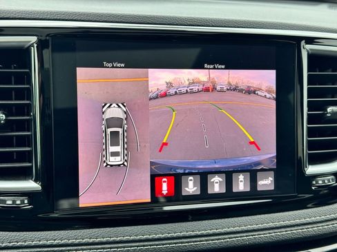 Used 2023 Chrysler Pacifica Limited w/ S Appearance Package AWD/4WD image 32