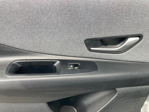 Used 2025 Hyundai Elantra Limited image 11