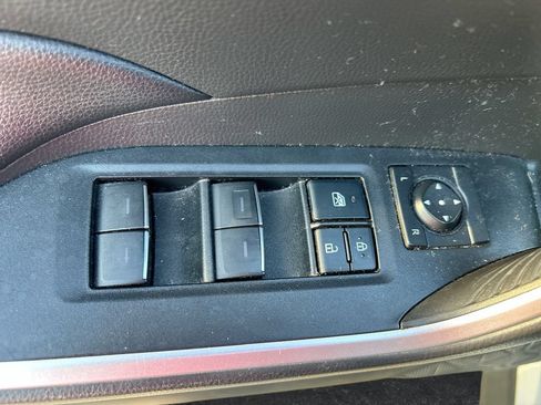 Used 2022 Toyota RAV4 XLE FWD image 13