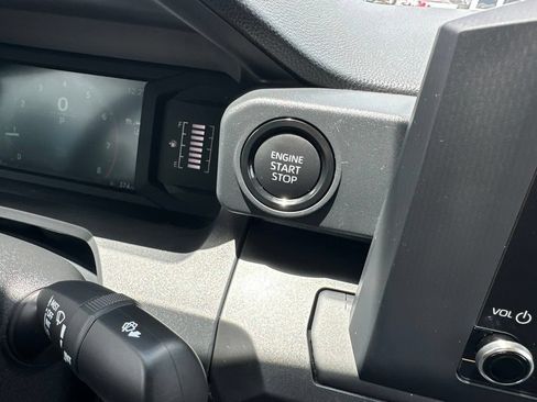 Certified 2025 Toyota Tacoma SR AWD/4WD image 16