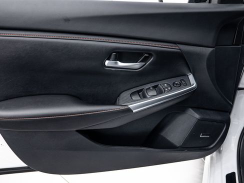 Used 2024 Nissan Sentra SR w/ SR Premium Package image 10