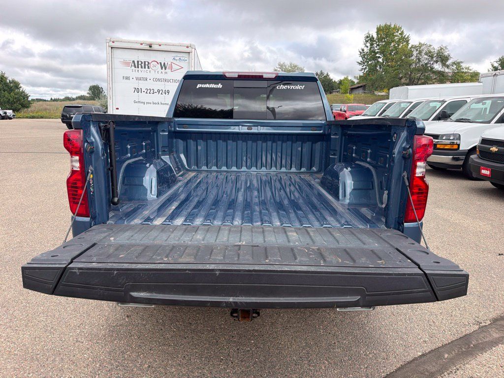 Used 2024 Chevrolet Silverado 1500 LT w/ Z71 Off-Road Package AWD/4WD image 35